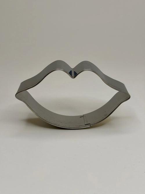 Lips Traditional Cookie Cutter - image 1
