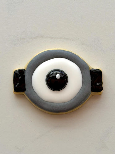 Minion Eye Traditional Cookie Cutter - image 2